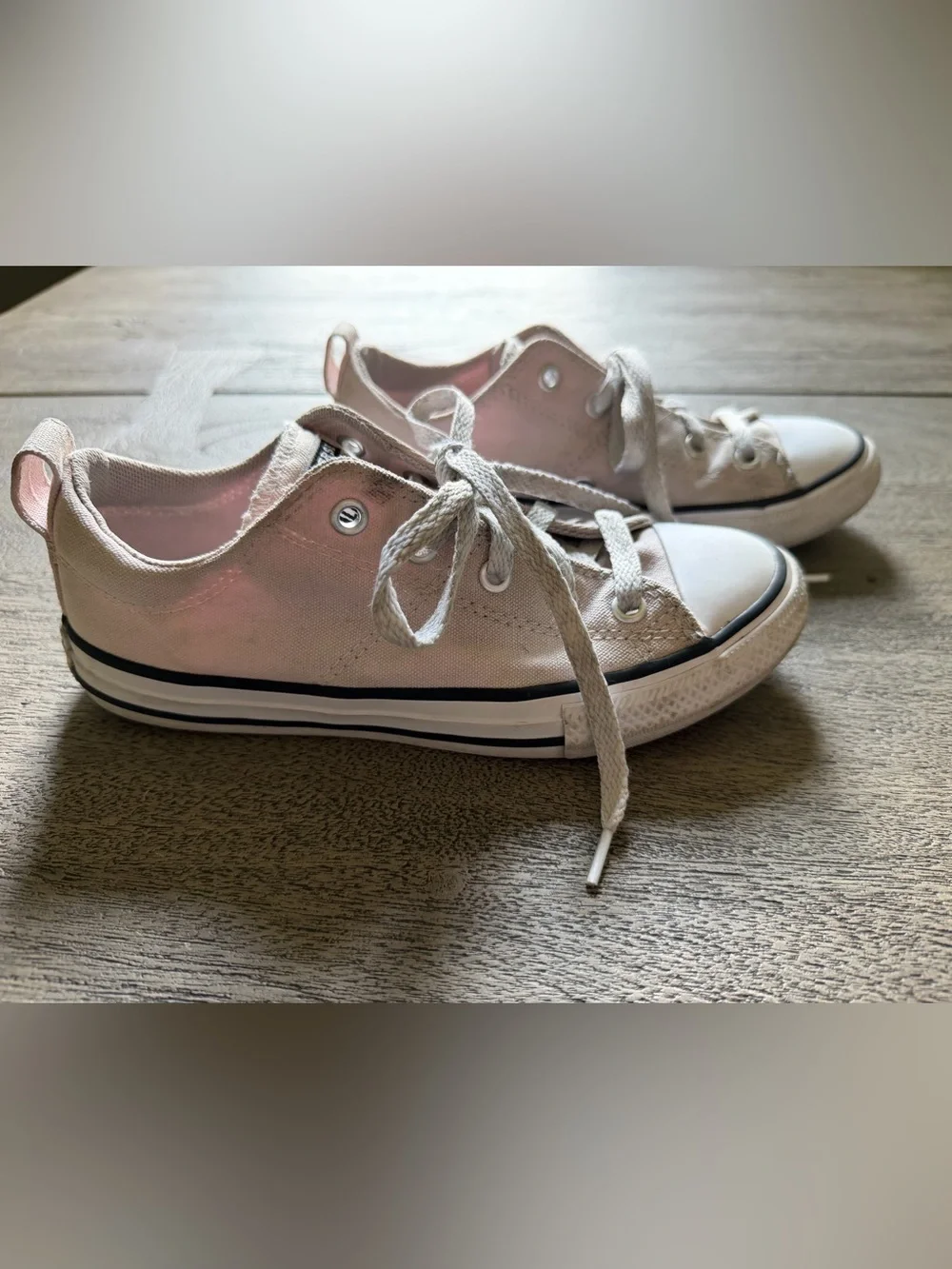 Converse Kids Low-Top Canvas Sneakers in Light Beige